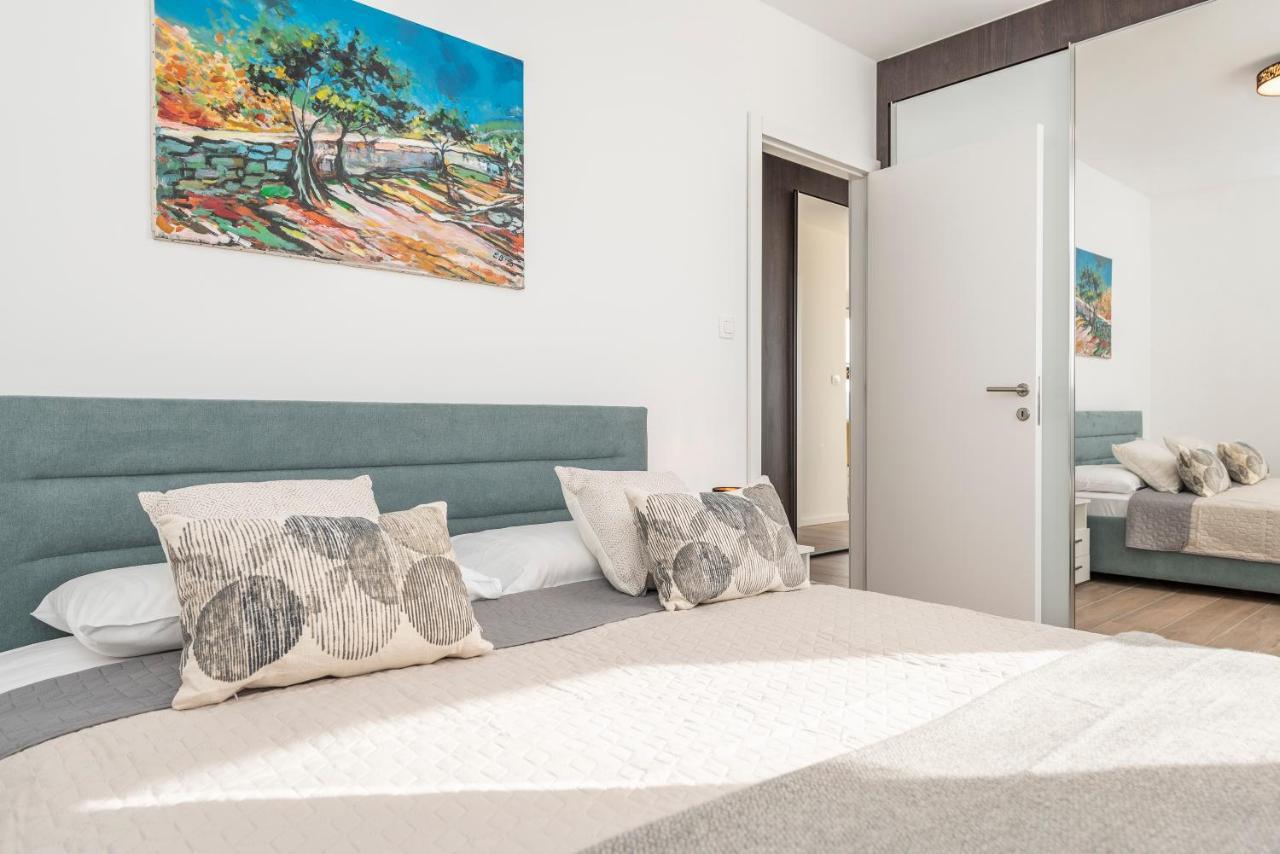 Mediteran Luxury Penthouse With Jacuzzi Mandre Ngoại thất bức ảnh